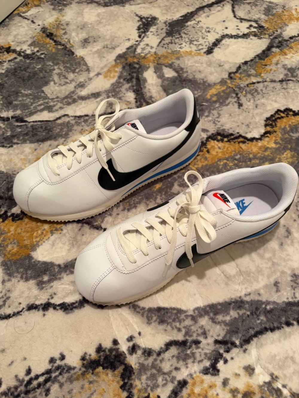 White nike Cortez 23 sneaker